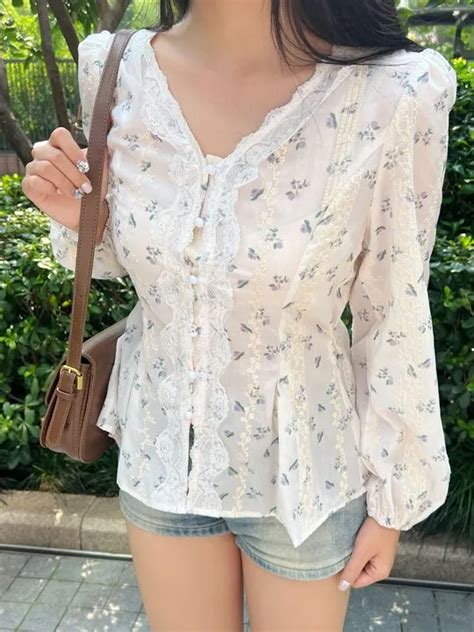 Find Your latest tops for women - For all the ways you love to dress.