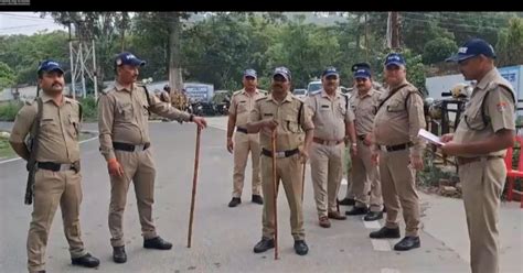 Uttar Pradesh bypolls: Clash breaks out between two parties during ...