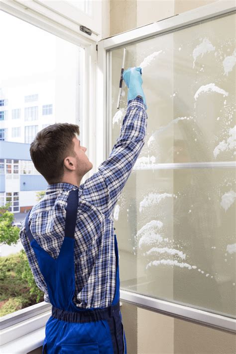 Cleaning Windows Outside 的图像结果