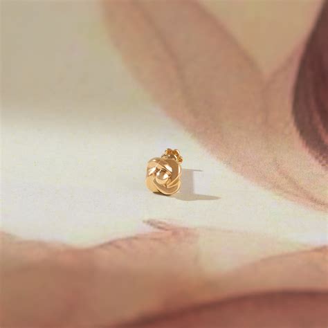 Timeless Floral Knot Gold Nose Pin