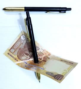 A SARKAR MAGIC WORLD PEN THROUGH NOTE MAGIC TRICK (MULTI COLOR) / PEN ...