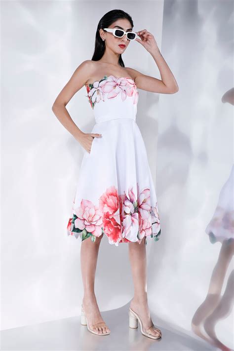 Custom made clothing at your doorstep – Ozeqo