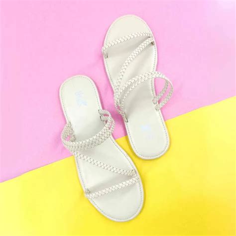 Indie Off white – The Madras Trunk