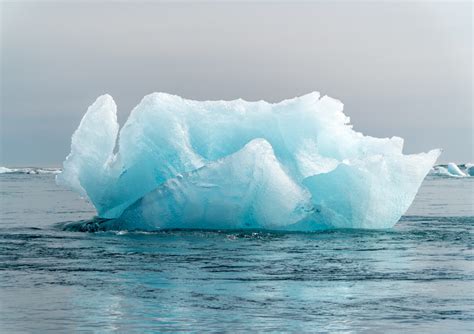 Could global warming be reversed by refreezing the polar regions?