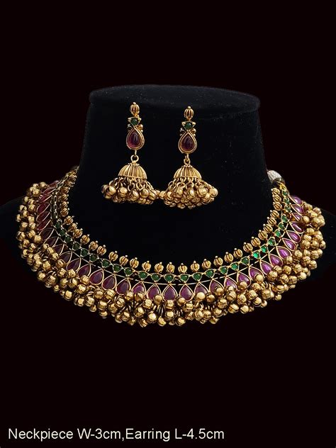 Buy Stylish Necklaces for Women Online | Buy Necklaces for Women