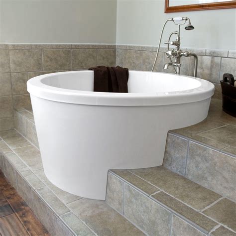 47" Caruso Round Japanese Soaking Tub -- Like the way walk up steps to ...