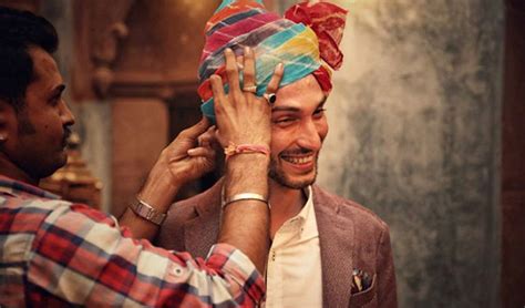 8 Latest & Stylish Safa Designs for Wedding