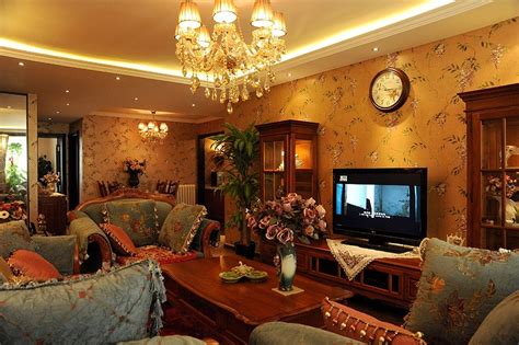 棕色家具与格子沙发搭配，130平米美式风格三室两厅装修效果图-中国木业网