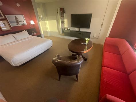 Park MGM Las Vegas - King Room Review - Take a Look Inside!