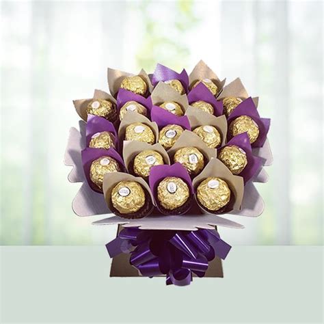 Celebrate Birthdays with Phoolwala Exquisite Flower Arrangements