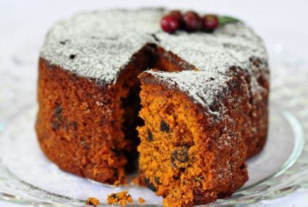 Christmas 2021: Bring in the festive cheer with these simple cake ...