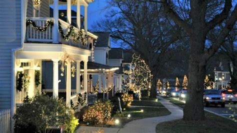 17 Best Christmas Vacation Spots in the U.S. for a Festive Getaway