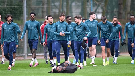 The best photos as we prepare for Porto trip | Gallery | News | Arsenal.com