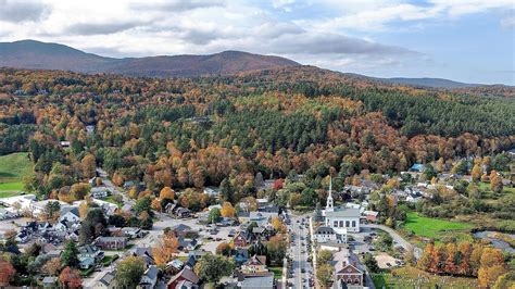 10 Famous Singers from Vermont - Singersroom.com