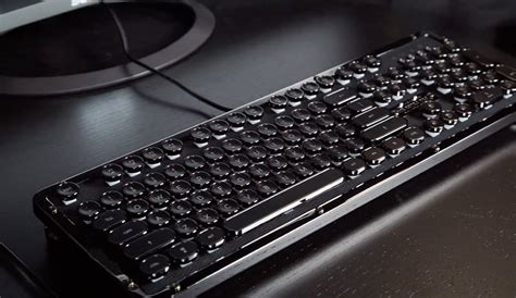 Azio Retro Classic Keyboard