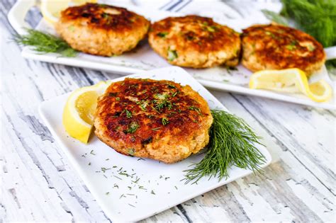 15 Salmon Patties From Canned Salmon You Can Make In 5 Minutes – Easy ...