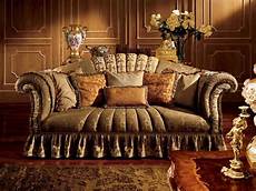 divani d epoca divano a tre posti con braccioli arricciati idfdesign divani d epoca divano a tre posti con braccioli arricciati idfdesign