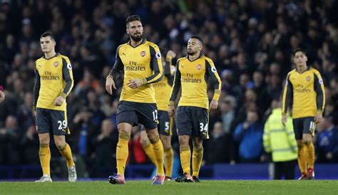 Spineless performance against Everton does not mean Arsenal are in ...