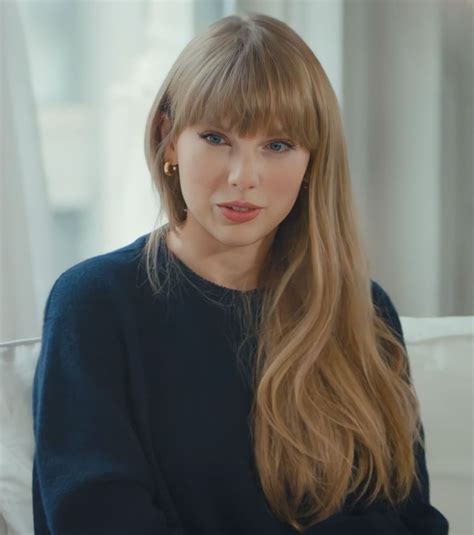 Taylor Swift No Bangs