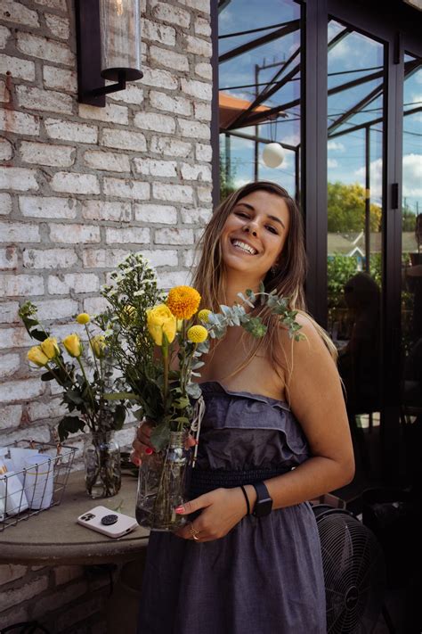 How to be the Hostess with the Mostest: 10 Tips for Hosting the Perfect ...