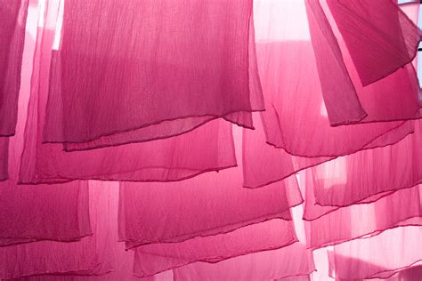 Common Challenges in Fabric Dyeing and Their Solutions – Sahni Fabs
