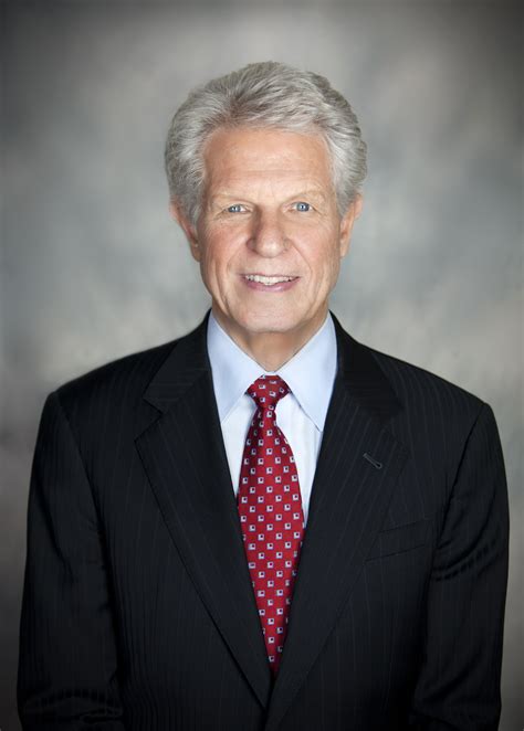 Al Ries citar: “Marketing é uma guerra mental. São as idéias que estão ...