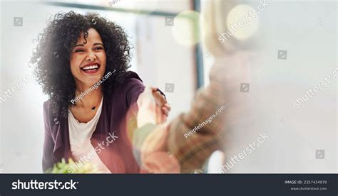 Business Handshake with Thank You Image 的图像结果