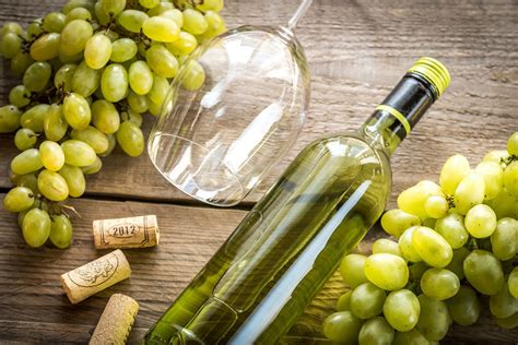 Your Guide to Moscato/Muscat Wine | Total Wine & More