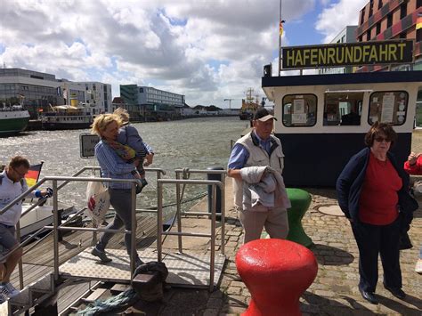 HAFENRUNDFAHRT DURCH DEN FISCHEREIHAFEN - All You Need to Know BEFORE ...