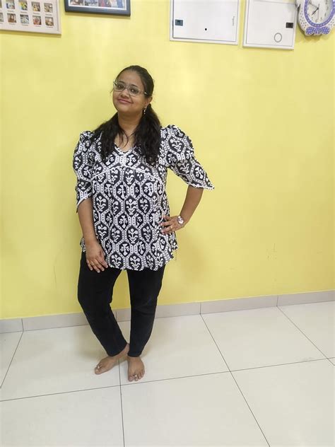 Buy NAINVISH Women's Cotton Blend Printed Straight V-Neck Top (SD509_T ...