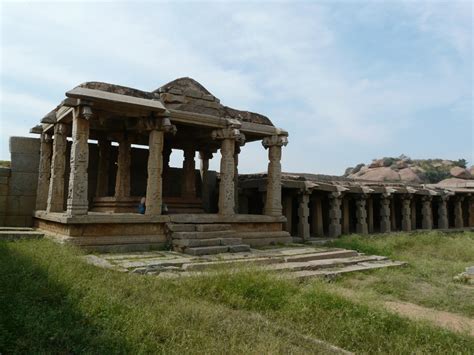 Hampi Hopping, Royal Center: Hazara Rama Temple | Sarson ke Khet