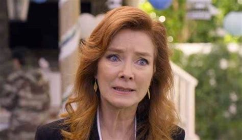 Valerie Mahaffey Swim 的图像结果