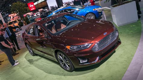 2019 Ford Fusion gets tech improvements, longer EV range - CNET