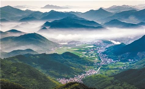 习近平：努力打造青山常在、绿水长流、空气常新的美丽中国 _深圳新闻网