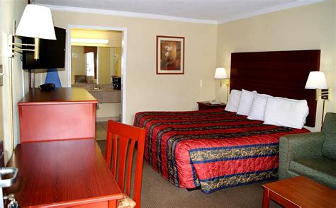 RED CARPET INN - NATCHEZ - Motel Reviews, Photos, Rate Comparison ...