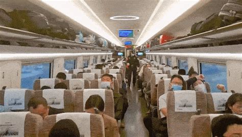 90后地铁司机值守除夕：保障列车安全到站，让乘客踏实过年-千龙网·中国首都网