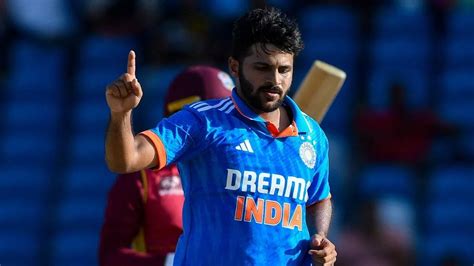 Shardul Thakur की जीवनी, उम्र, पत्नी, रिकॉर्ड, नेटवर्थ, फैमिली और कुछ ...