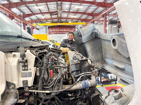 Diesel Mechanic and Technician Jobs | Cumberland International Trucks