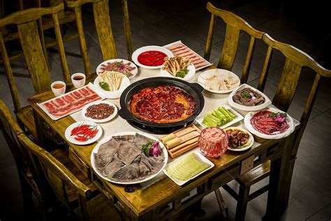 都是火锅，老北京火锅、重庆火锅、潮汕火锅在吃法上大有不同