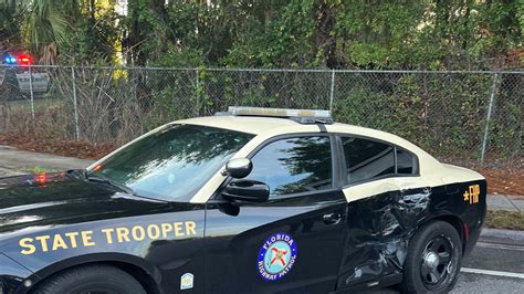 High-speed chase ends with crash in southwest Gainesville, Florida