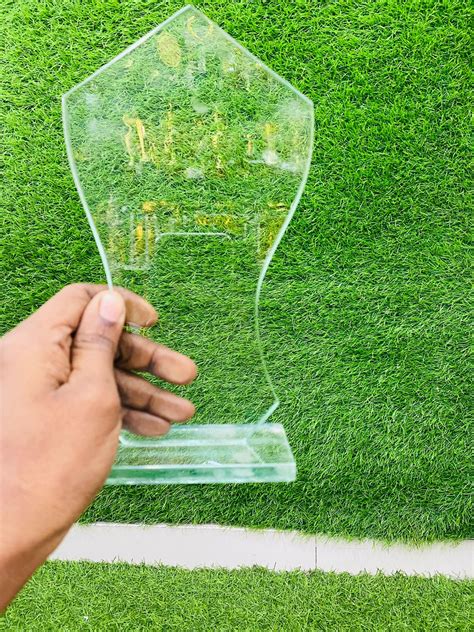 0020 GLASS – SMASH TROPHIES