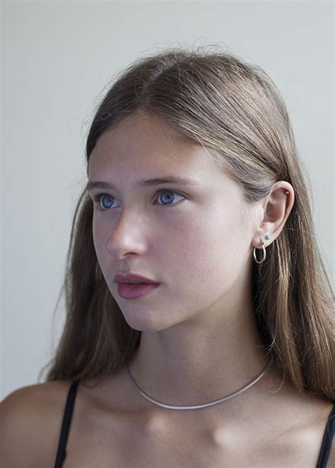 Model Ruby Mae 的图像结果