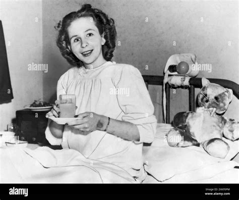 New York, New York November 17, 1945 Betty Lou Oliver after spending 16 ...