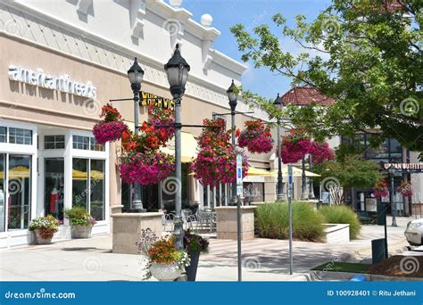The Summit in Birmingham, Alabama. Editorial Photo - Image of store ...
