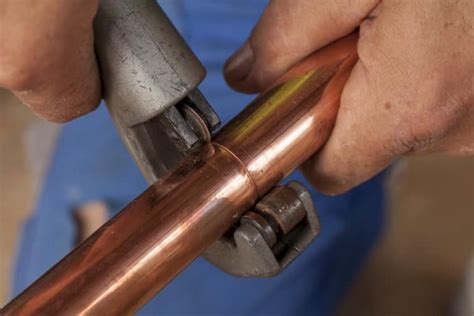 Sweating Copper Pipe 的图像结果