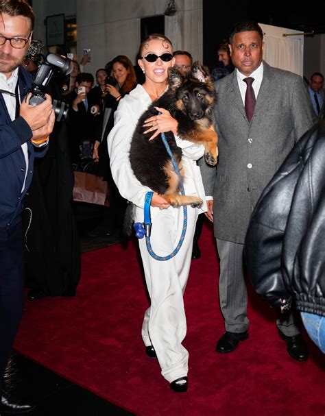 Post-Met Gala, Sydney Sweeney Picks up Her New Favorite Accessory—Her ...