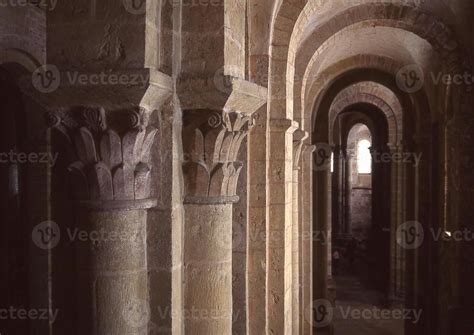 Collum Inside Building 的图像结果