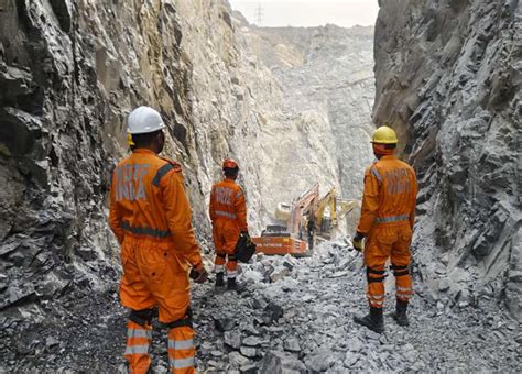 Another body pulled out, death toll in stone quarry collapse mounts to ...