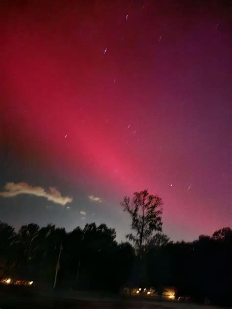 Aurora borealis from Alabama last night May 10, 2024 : r/pics