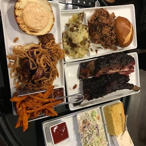 MILT'S BBQ FOR THE PERPLEXED, Chicago - Lake View East - Restaurant ...